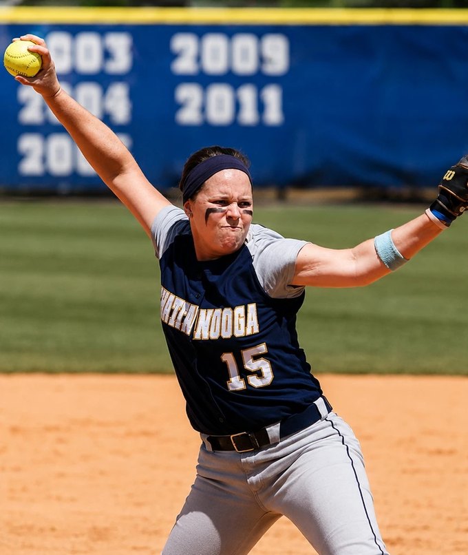Michelle LaCourse pitching at UTC